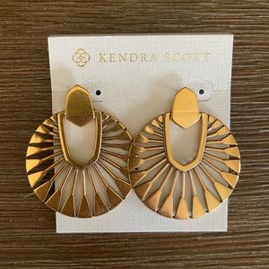 NWT Kendra Scott Didi Sunburst Earrings in Gold